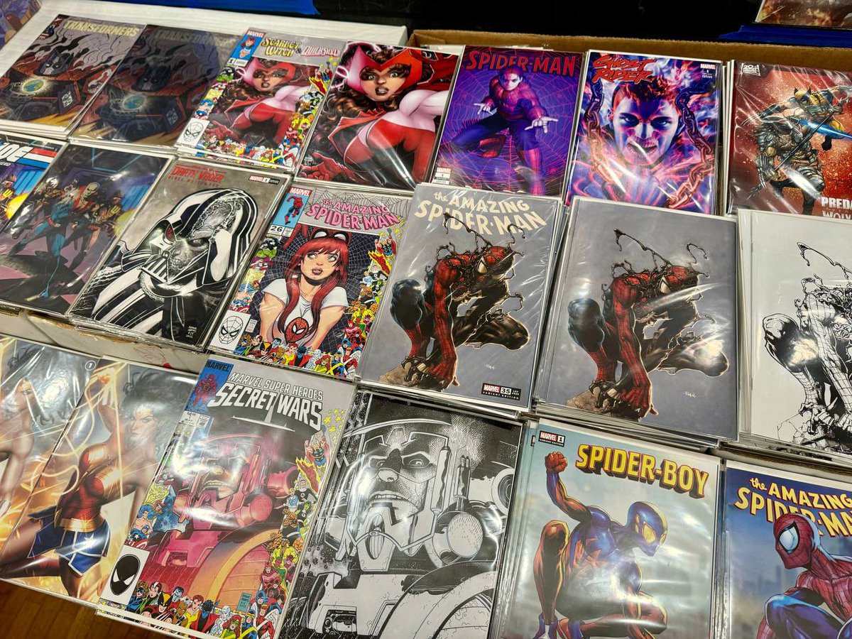 Tons of books just came in the mail today👑🔑
Available at the vault ✨