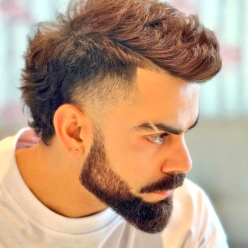 Virat Kohli in new looks ... मुंडा जवान हो गया 😳😳😳😍😍 #ViratKohli𓃵 #KingCharles #ipltickets #IPL2024 #bbtvi #Indian #RohitSharma #Anushka #ElvishYadav #Elvisha #WPLFinal #PakistanArmy