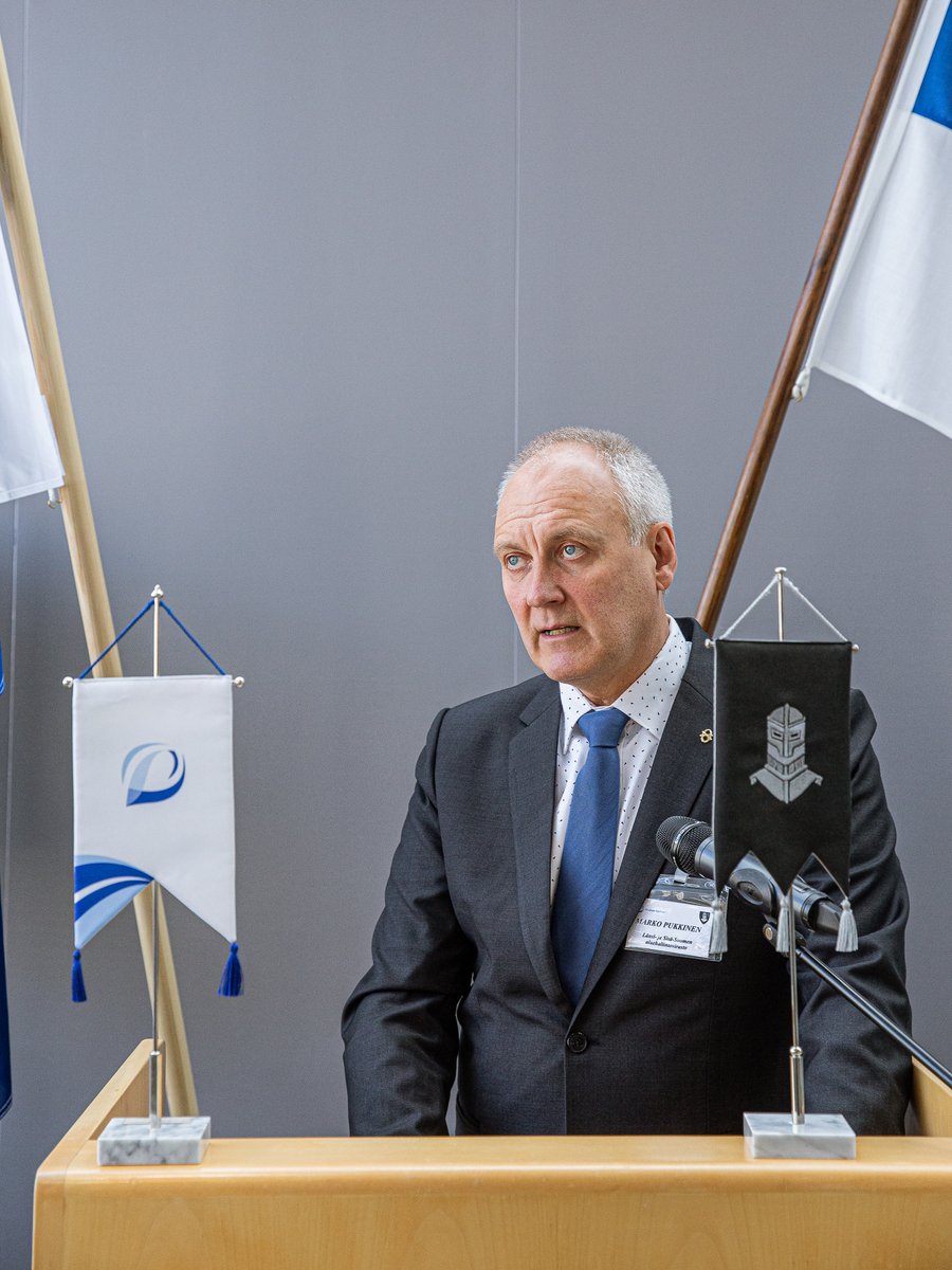 PanssariPR's tweet photo. #LSSAVI ja #PSPR johtavat yhteistoiminnassa vuoden toista Pirkanmaan alueellisista maanpuolustuskurssia tällä viikolla Tampereella. Lähes 70 aktiivista kurssilaista on mukana perehtymässä kokonaisturvallisuuteen ja varautumiseen Pirkanmaan alueella.

#LSSAVI #PSPR #SATLNSTO https://t.co/x4UHCCPObW