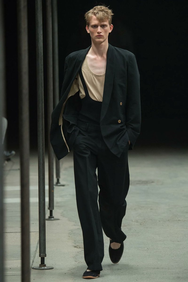 Sad day for Dries Van Noten fans! My favourite menswear collection will always be S/S 15, inspired by the sensual ease of Russian ballet dancer Rudolf Nureyev.