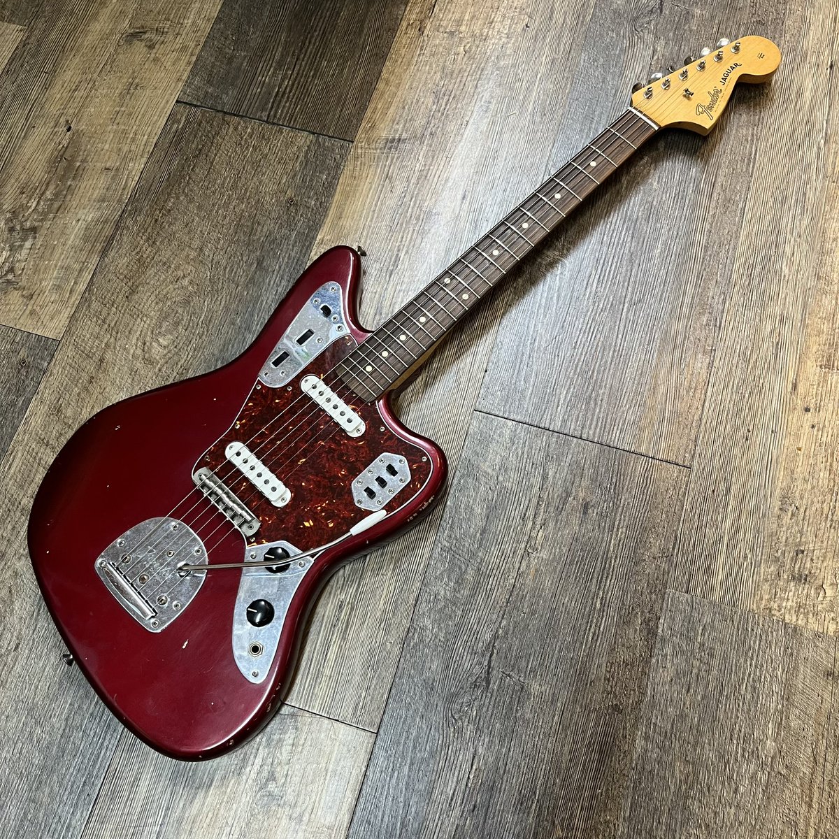 Fender Road Worn 60s Jaguarが入荷！ 長年使い込んだかのような