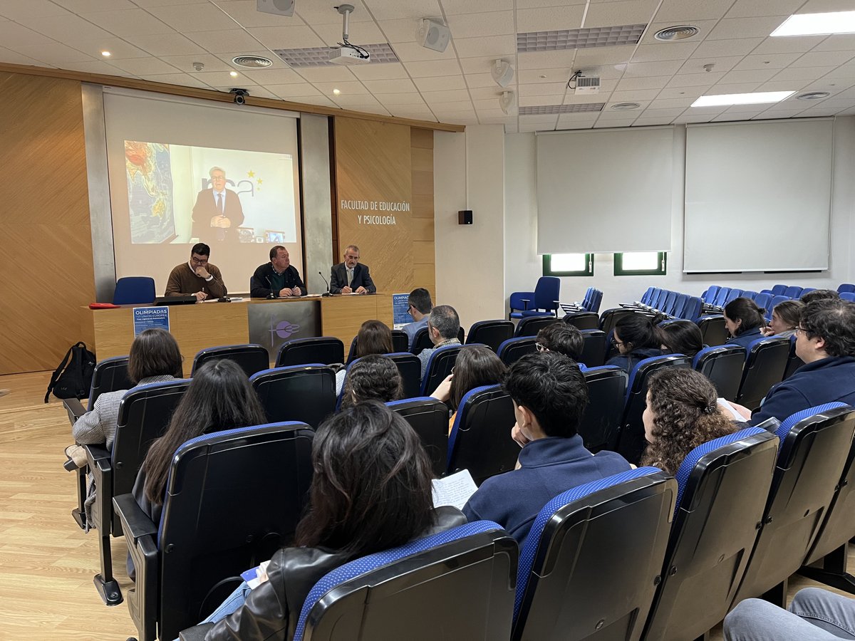 Equipo_Europa's tweet photo. El jueves tuvo lugar la fase regional de las Olimpiadas sobre la #UE en Extremadura, en Badajoz y en Cáceres. 

Gracias a todos los colaboradores: @infouex, @exteriorEXT, @educacionEXT, @MovimientoEurop #Extremadura, @EuropeDirectCC, @ceiprex, @AytodeBadajoz y @Ayto_Caceres. https://t.co/VhlJWroxUt