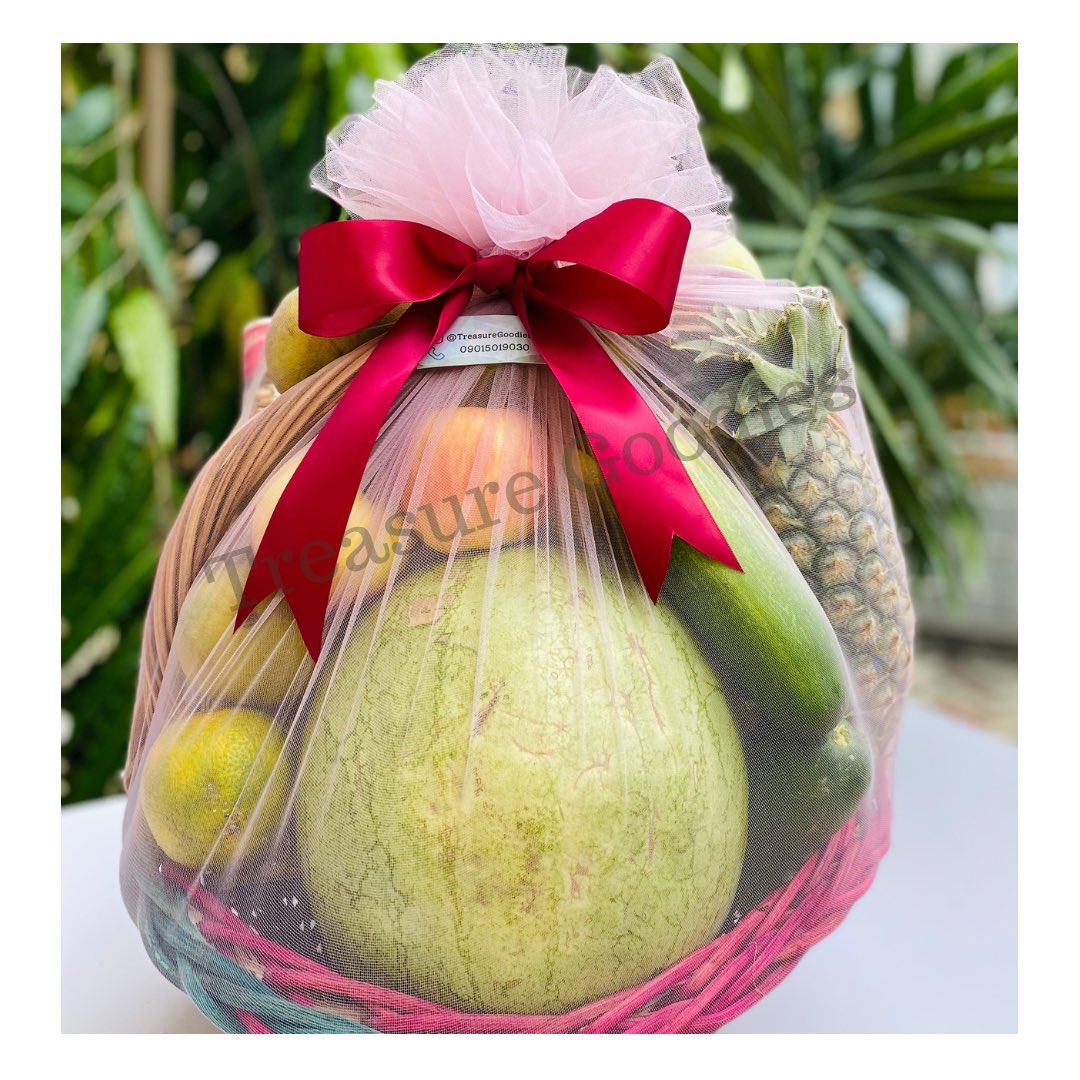 TheHephzibahCo's tweet photo. Good morning Tweeps
I have fruit Hampers for sale this Ramadan π
π Lagos and port harcourt
Please repost ,link in bio to order
Hamper price starts from N15,000
#Fruithamper Saskay #Ramadanhamper https://t.co/LJ1IFYedmR