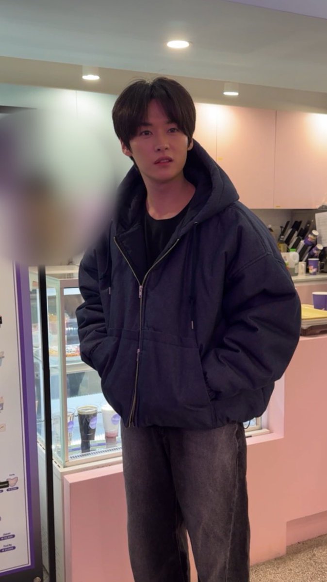 동거 밍승
마트 먼저 가 있는다던 승님이 마주한 이린오

…이게 뭐야? 이거 다 살 거야?
응
다 어떻게 먹게
먹을 수 있어
아니 어떻게 먹을 거냐고
유튜브 봤어 따라하면 돼
…무슨소리야그게먹고싶은게있으면말을해줘