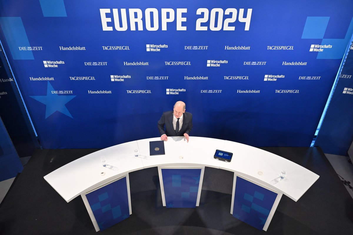 Bundeskanzler Olaf Scholz eröffnet EUROPE 2024 🇪🇺 Er spricht sich für ein geeintes Europa aus: 'Nur ein geeintes Europa hat die besten Chancen, ein Europa in unserem Sinn zu bewegen und mitzugestalten.' Foto: Phil Dera für Holtzbrinck Publishing Group #europe2024