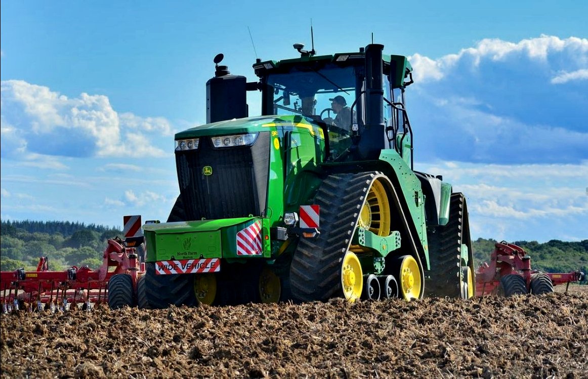 Power House A mighty Johndeere 9RX at work with an Agriweld Transport Box out front This great shot is by FarmPhoto , his page is well worth having a browse. #agriweld #johndeere #9RX #tractor #cultivation #arable #farm #farmmachinery #agriculture #farmphoto