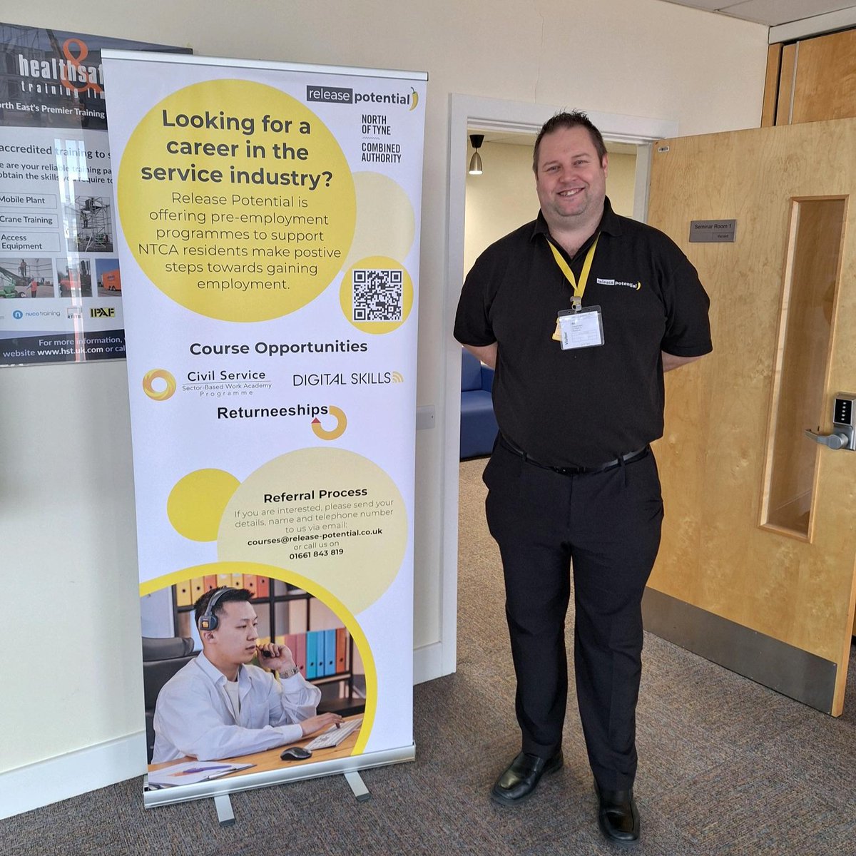 R_Potential's tweet photo. Andrew and Andy are at Newcastle City Jobcentre today, recruiting for our upcoming ESOL #Returneeship course starting on the 2nd of April!
If you'd like to get involved, please get in touch with us or speak to your Work Coach for more information!
@JCPinNTW @NorthTyneCA https://t.co/SEDYwWoh8X