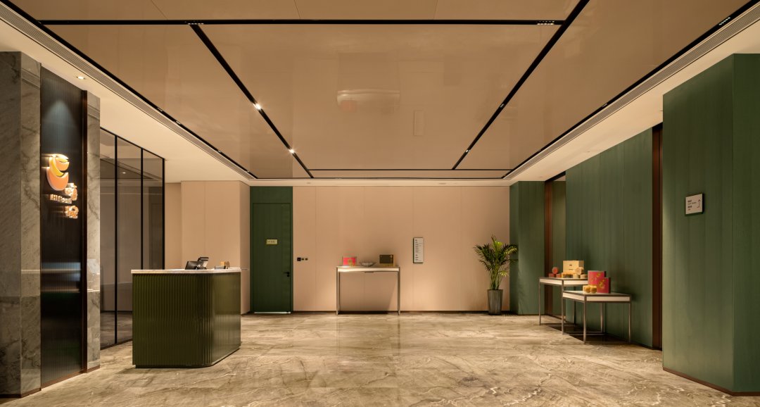 PuriLighting's tweet photo. Recent Project: Changchun Oriental Plaza Holiday Inn 

The artful use of contrast in lighting design skillfully shapes an ambiance with depth, creating defined functional zones that offer guests a truly engaging experience. https://t.co/UeyNW5PRdZ