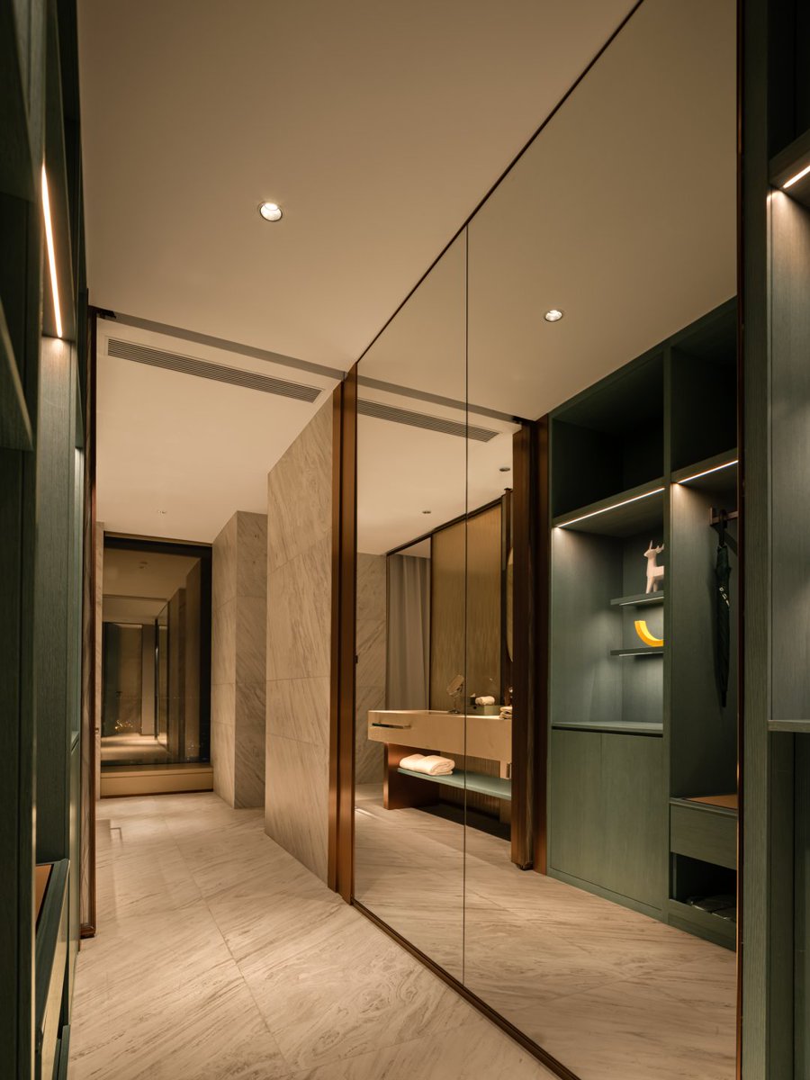 PuriLighting's tweet photo. Recent Project: Changchun Oriental Plaza Holiday Inn 

The artful use of contrast in lighting design skillfully shapes an ambiance with depth, creating defined functional zones that offer guests a truly engaging experience. https://t.co/UeyNW5PRdZ
