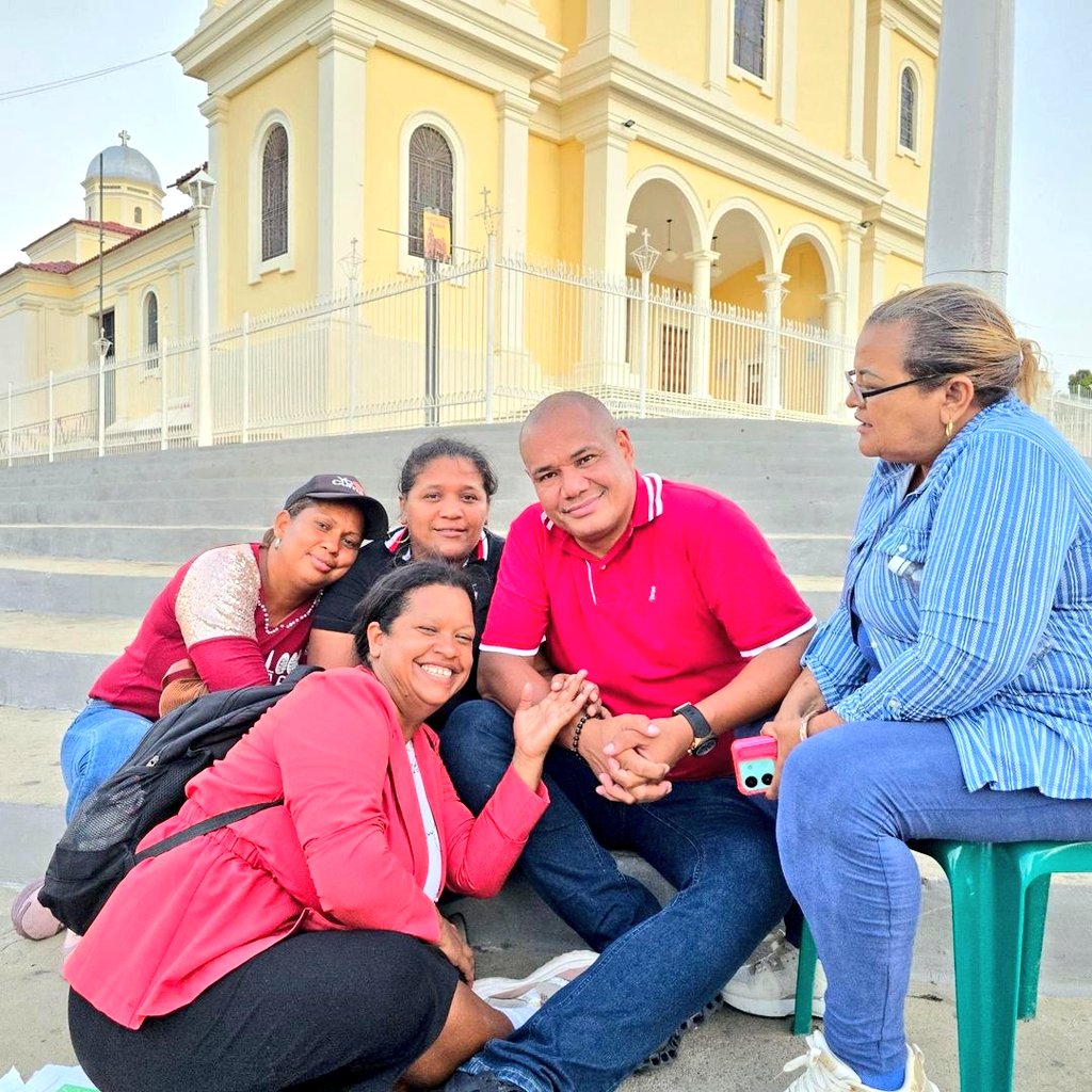 YO❤️CUMANÁ | #19Mar 📢 |• Alcalde de #cumaná #Sucre .@lossifontes : En tarde de tertulia, con las Hermanas de la lucha revolucionaria. En #SantaInés #CentroHistórico #Titomara #VenezuelaEsAlegríaYPaz