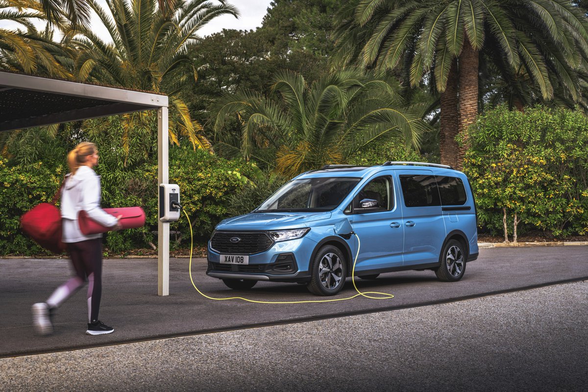 La nouvelle motorisation PHEV booste la polyvalence du Ford Tourneo Connect
Pour en savoir plus c'est ici 👇👇👇
ford.to/49Wn6zv
#FordTourneoConnectPHEV #HybrideRechargeable #MobilitéElectrique  #VéhiculeFamilial