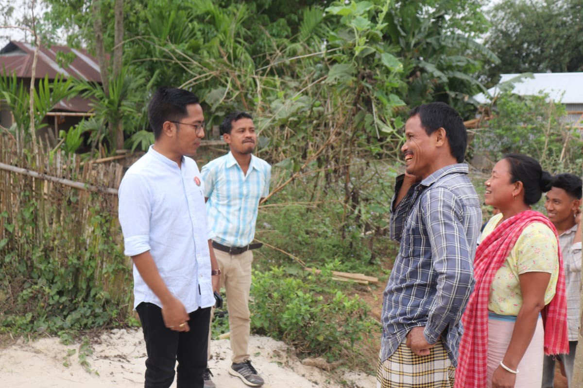SuhelDebbarmaEM's tweet photo. Today’s door to door campaign for the upcoming Lokh Shaba election in my RC Ghat Constituency under south rc ghat adc vc & our people are very much excited to vote our beloved Maharani #KritiSinghDebbarma
#Bubagraforall
Long live our beloved Bubagra @PradyotManikya https://t.co/wrCPkCJAsK