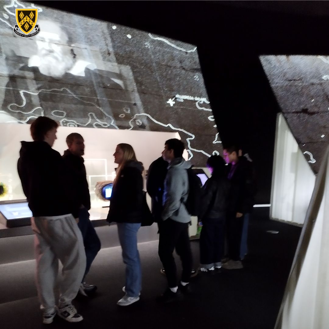stockportgs's tweet photo. Upper Sixth #Physics students enjoyed a visit to @jodrellbank as part of their learning about #astronomy.
During the trip they explored the site and took part in a workshop about the use of the radio telescope.
#SGSInspires #SGSSixthForm #SGSAcademicAmbition #SGSCuriosity https://t.co/rctEqF2gqa