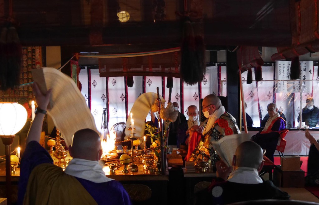 千代田町インドフェスタの会場でもある光恩寺さんで、3月28日（木）に『春季不動尊大祭』が開催されるそうです。 お祭りのメインでもある「柴燈大護摩供火渡り」は一般の方でも参加可能なので、ご興味のある方はぜひ足を運んでみてはいかがでしょうか。