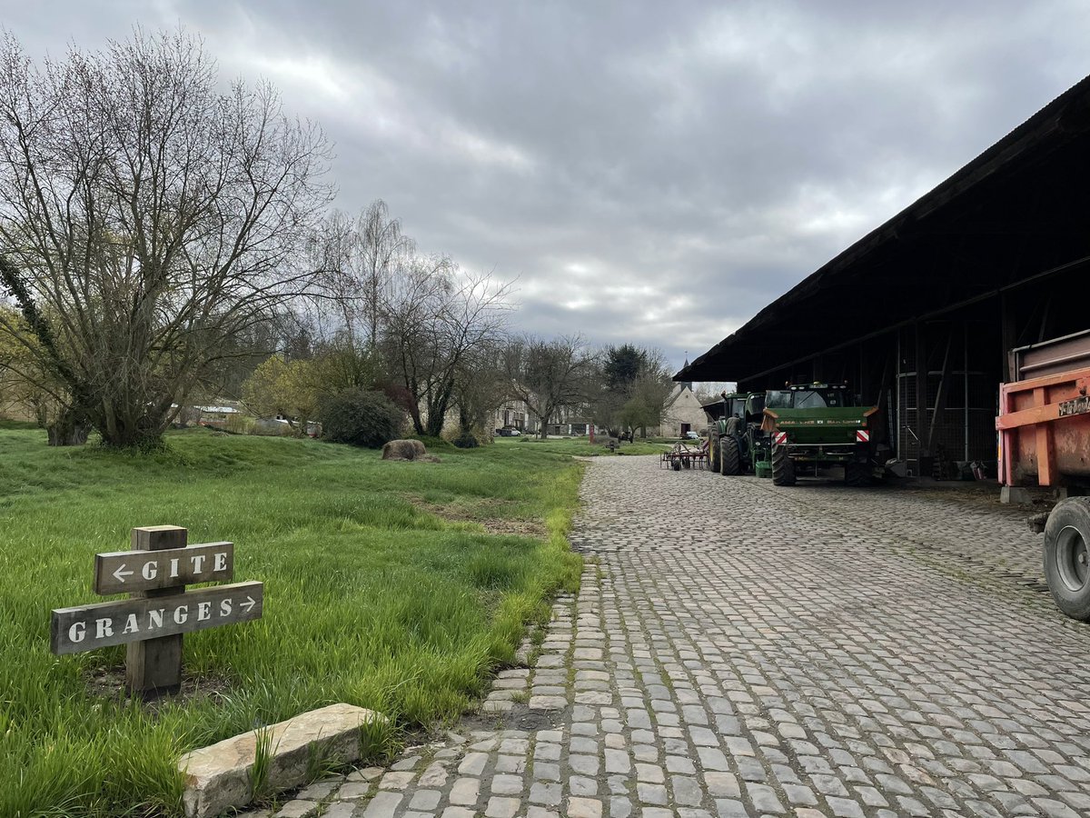 pierre_bedier's tweet photo. #LeDépartementEtVous : première étape de la journée sur le canton de Saint-Cyr-l’École avec @brau_sonia et @PhilipBenassaya à la Ferme du Prieuré à Rennemoulin, spécialisée en agriculture biologique de conservation des sols. https://t.co/EpHbiOYi1P