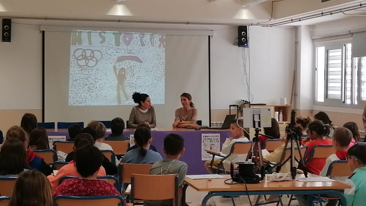 Campoamor_Alm's tweet photo. @agalvezmiras Inauguración #CongresoDeHistoria #CeipClaraCampoamor https://t.co/MEqaUmAw9p