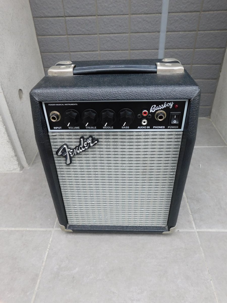 MARUYAHiroshima's tweet photo. 【中古】　Fender Japan フェンダージャパン bassboy
ベースアンプ

5ｗ
自宅練習用に

★詳細はホームページで★
https://t.co/DVgsUV0yck

#fenderjapan #フェンダージャパン #bassboy #fenderbassboy #べースアンプ #アンプ
#5w #ベースボーイ #中古
#マルヤ #広島 https://t.co/etki2pxB0f