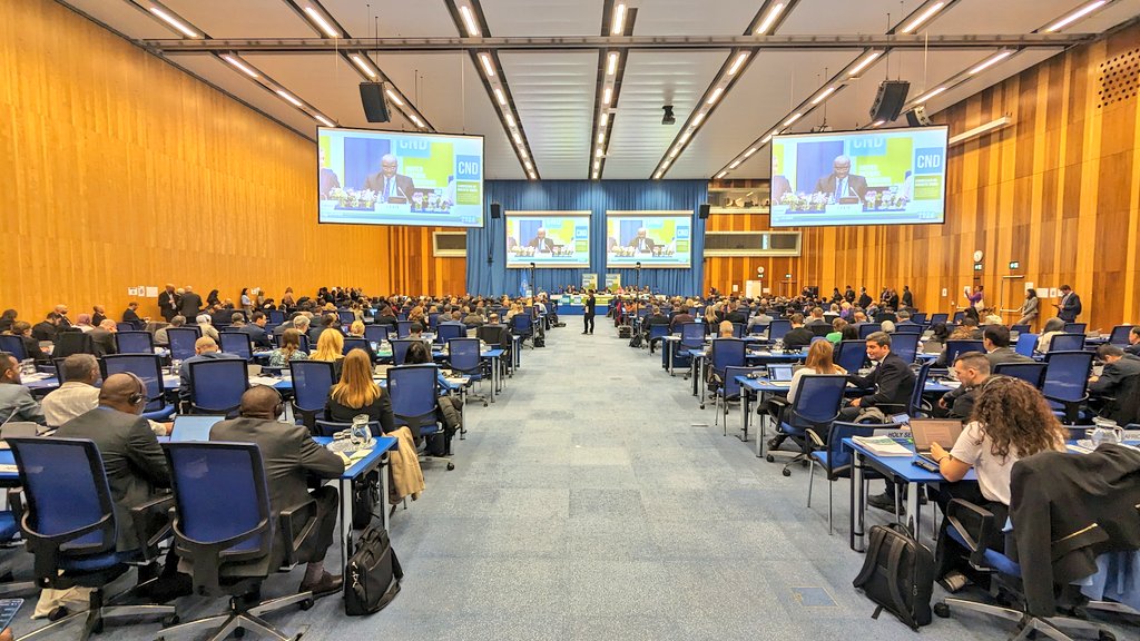 #CND67 day 4 THREAD🧵

I'm in Vienna this week for the UN Commission on Narcotic Drugs - and it's the annual circus of scheduling day - when a bunch of drugs (&amp; some precursors) get  banned, &amp; the world drug problem is solved (or infact unchanged/made worse
1/