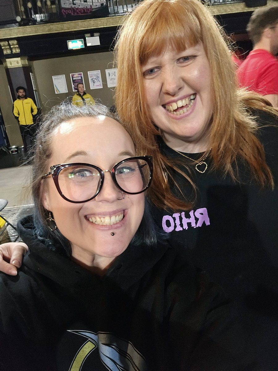 pencilledin_Nik's tweet photo. A big Happy Birthday to #SOVNATION member @elaine_gibson 
Wishing you the happiest of days 💕 https://t.co/jkyUbEQ311