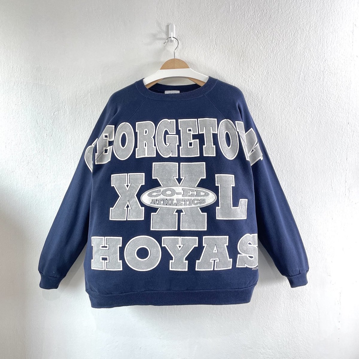 whereispapa.etsy.com/listing/169665… #hoyas #georgehoyas #whereispapa #etsy #nfl #Super Bowl  #vintagetee #90sstyle #90sfashion #streetwear #sportswear #mensweatshirt #womensweatshirt #VintageTeamSweat
#RetroAthleticWear #ClassicTeamStyle
#NBARetroFashion #MLBThrowbackGear
#NHLVintageApparel