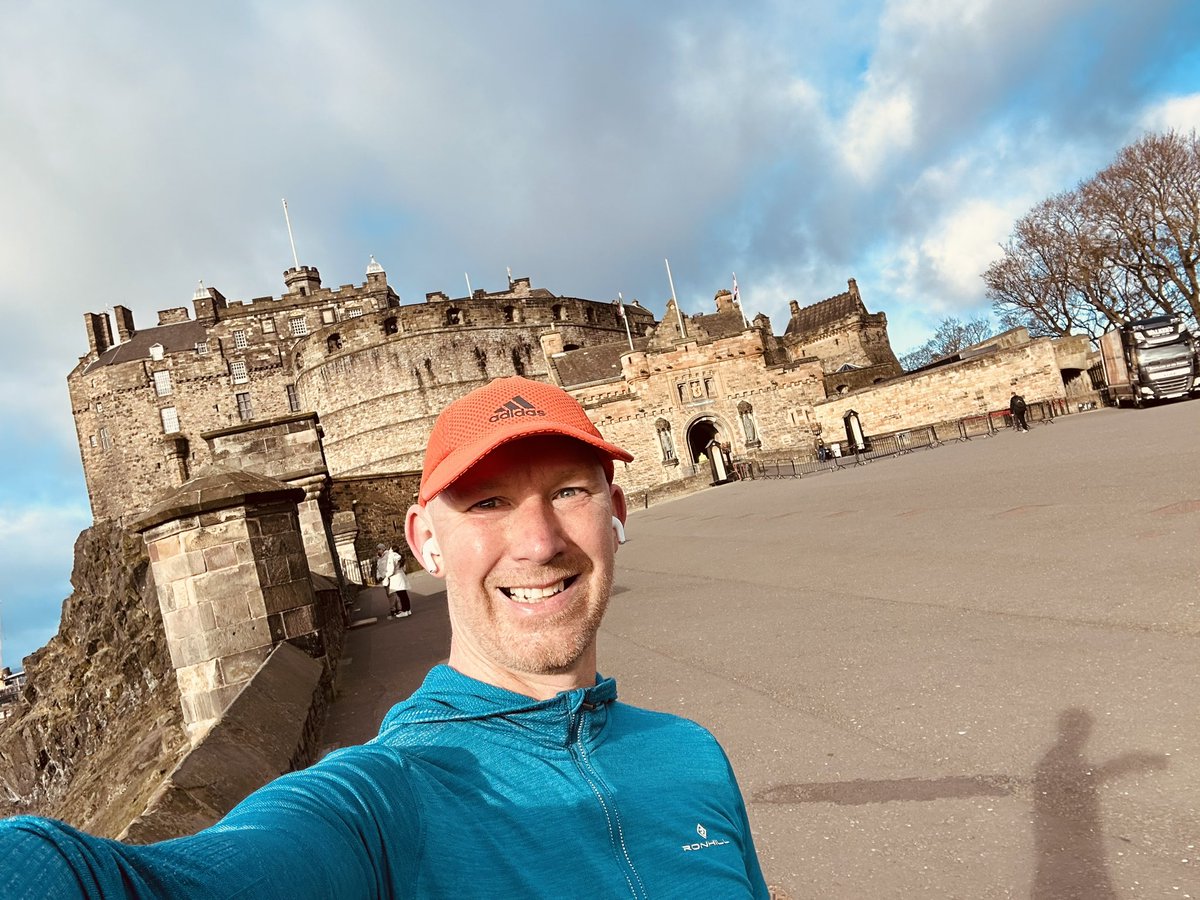 PaulBrookie's tweet photo. I love my Holyrood running loop in  Edinburgh, great scenery, great history and plenty of hills not to mention a long slog upto the castle 🏰 🏴󠁧󠁢󠁳󠁣󠁴󠁿 #setupfortheday https://t.co/hhsB2f7rI5