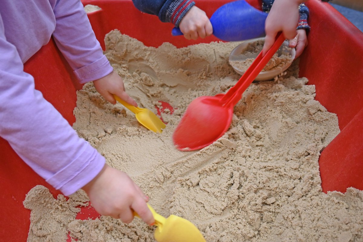 TigersNurseries's tweet photo. We love using all sorts of messy play at Tigers including sand which we use to build, pour, tip and fill #NDNA #EYFS https://t.co/SNbambfSy3