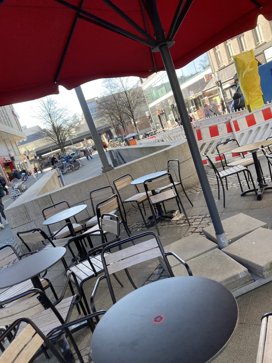 Hausservice11's tweet image. typisch  #Berlin  #BVG 
alles gegen  #behinderte 
#Wilmersdorfer Straße