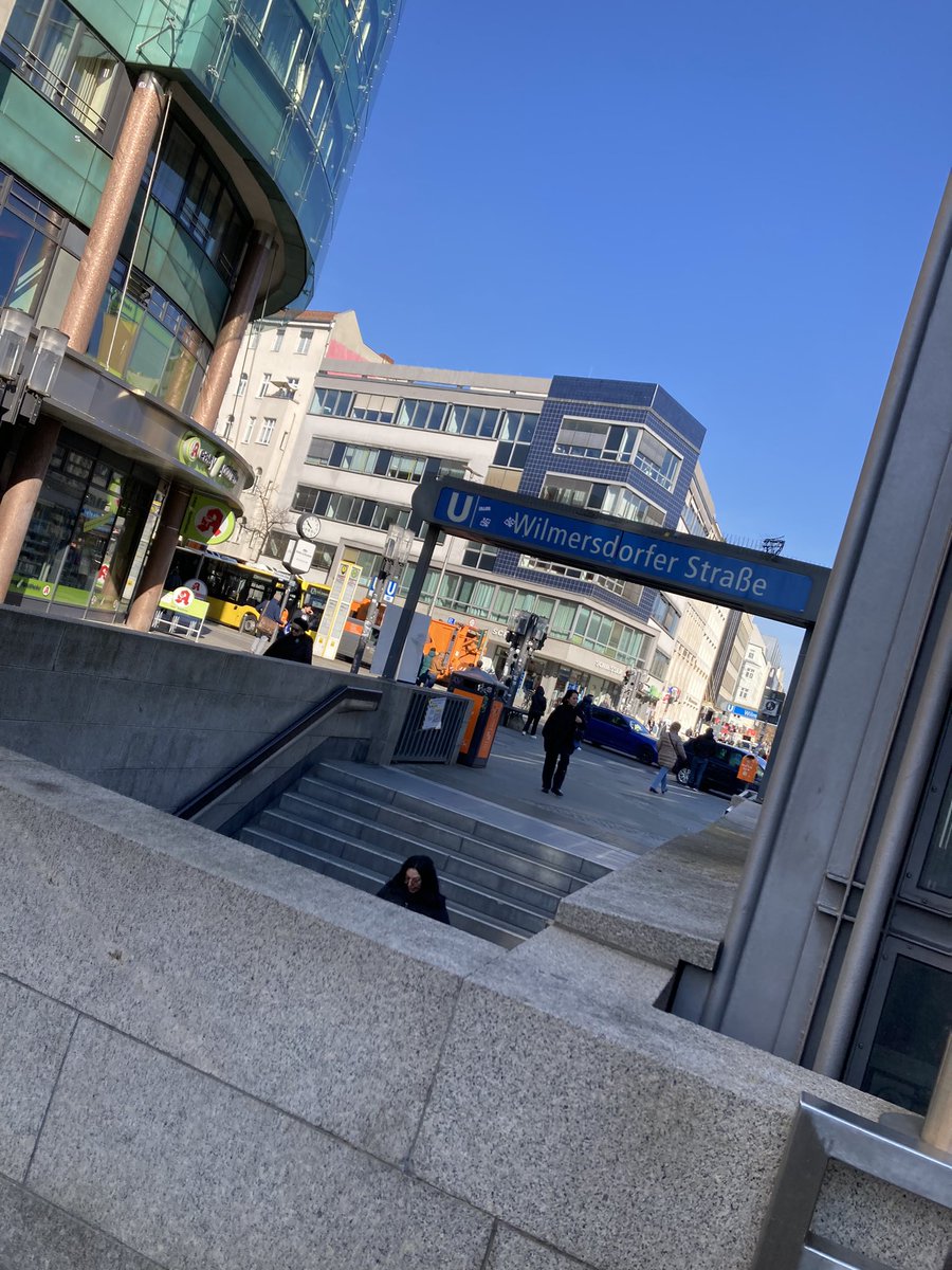 Hausservice11's tweet image. typisch  #Berlin  #BVG 
alles gegen  #behinderte 
#Wilmersdorfer Straße
