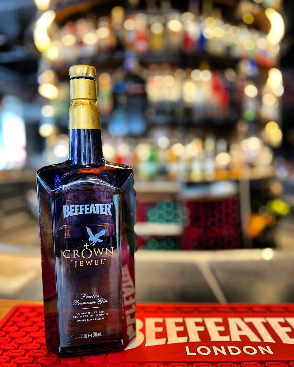 Alkohol tygodnia:

<a href="/BeefeaterLondon/">beefeaterlondon</a> Crown Jewel Premium Gin (2022 Release) /50%/

Edycja do nabycia w <a href="/domwhiskyonline/">DomWhiskyOnline</a> lub w sklepach stacjonarnych w Redzie, Wrocławiu i Warszawie:
sklep-domwhisky.pl/product-pol-32…..

#alkoholtygodnia #gintygodnia #ginoftheweek #beefeatergin #crownjewel