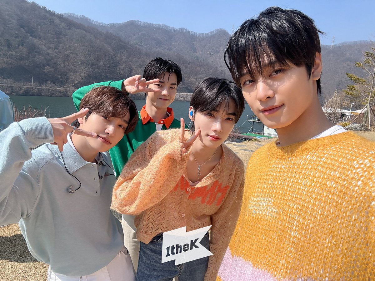 1theK's tweet photo. 자연광 #더보이즈 셀카라.. 소중하다 소중해 (*˙˘˙*)!
헤메코 완벽했던 #야외녹음실 로 또 보러오세요💗
#THEBOYZ #Nectar @IST_THEBOYZ

#Beyond_the_Studio 👉 https://t.co/3yq0AvkqbM https://t.co/HSMK1T9c8J