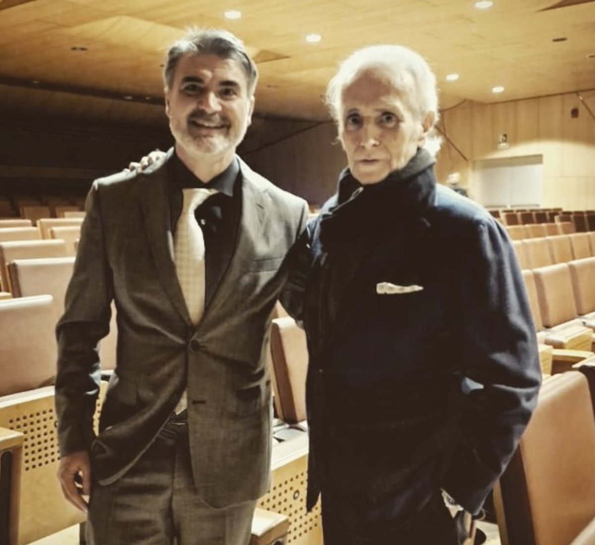 Very honoured to receive well wishes after my performance of Concert Negre from Maestro Josep Carreras. Having a music legend congratulate you is priceless. @fundacioonca @creandfundacio @hachecosta @consellgeneral @governandorra @fcarreras #Concert #Andorra #JoseCarreras…