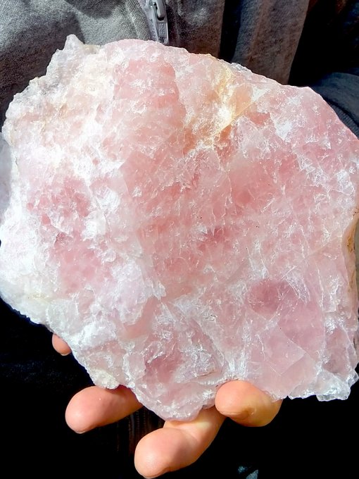 Rose quartz search tour ⛏️🧭🔍 https://t.co/FSg4Gxf4kA<a href="/tag/provinciadecadiz"class="tags"><span>#provinciadecadiz</span></a>