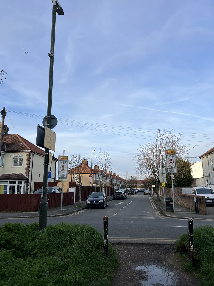 GatesNdsh's tweet photo. @MarkGale The Only legit Entrance to Sherwood School Doesn’t have a camera enforcing the scheme it’s missing again hmmmm bring bring that up to @Siobhain_Mc the camera down in Hadley Road is always up even though there no school. https://t.co/T61ItxjzfE