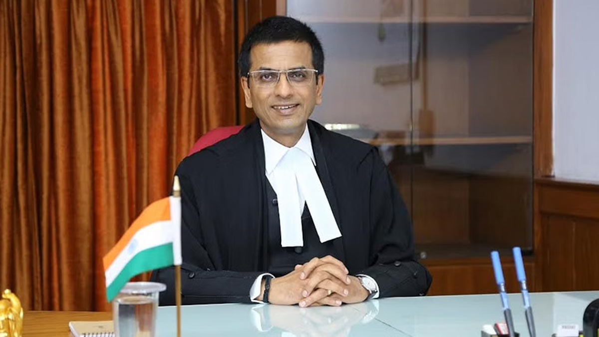 NewsAlgebraIND's tweet photo. BIG BREAKING NEWS 🚨 Supreme Court refuses to stay CAA 🔥🔥

The petitions were heard by a bench led by Chief Justice of India DY Chandrachud.

The plea was filed by Indian Union Muslim League, that sought protection for Muslims under the Act. IUML urged the court to allow Muslims to apply for citizenship.
Kapil Sibal demanded a ban on the notification from the court.

BIG relief for Modi Govt ⚡