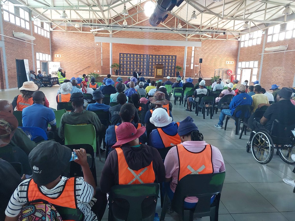 thabomkhize1's tweet photo. The OTO engaging community members about its free services at the City of Johannesburg Ombudsman Citizen Information Clinics at Rabie Ridge Community Centre. #TaxpayersRightsMatter https://t.co/8eal6NxLGc