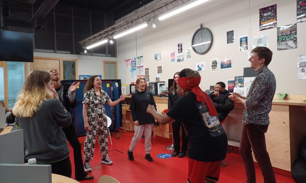 BaselessFabric's tweet photo. A couple of weeks ago we had the BEST time at #RoehamptonBase playing games, sharing music and discussing ideas with the brilliant young people for our new #streetopera adaptation of #ElixirOfLove. Read more at https://t.co/uLzcEZnfnV https://t.co/WAzMbl0mis