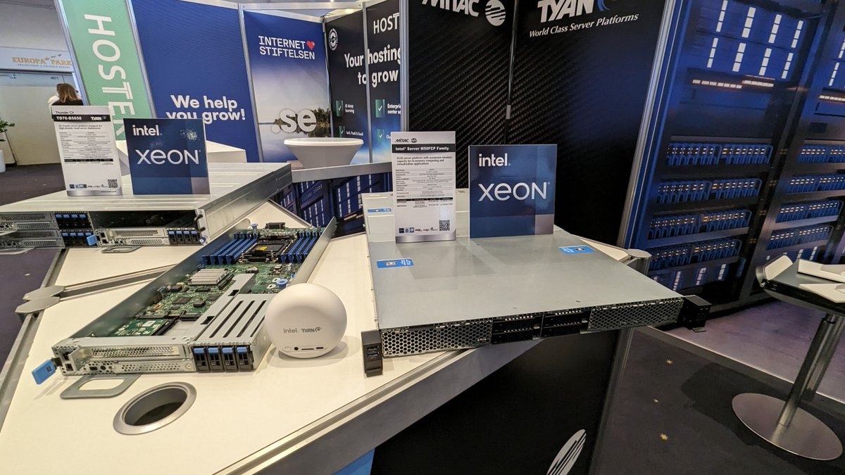 MiTACcomputing's tweet photo. We are at #Cloudfest! 💪Come visit us at booth #H12. Explore the Tyan and MiTAC Computing Technology unveiled cutting-edge cloud server platforms featuring the latest #AMD EPYC 9004, Ryzen 7000 series, and 5th Gen #Intel® Xeon® Scalable processors.

#HPC #AI #Tyan #MiTAC https://t.co/KWzzATi4GZ