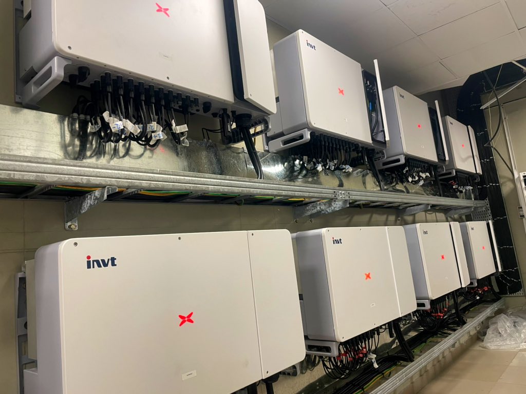 Bra_Jessie's tweet photo. A 1.2MWp Rooftop Solar System finally added to Melcom Mall’s electricity demand. Clean and Sustainable Energy ⚡️
Contact for your facility assessment and Solar Installations as well 👍🤗 https://t.co/xN7MOdbJW0