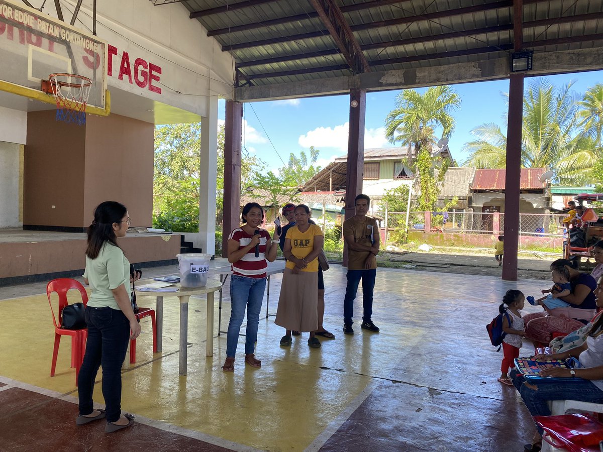 krizmuffin07's tweet photo. Family Dev't Session was successfully conducted at Barangay Magallanes, Claver, Surigao del Norte with the topic Gabay at Mapa para sa Listong Pamilya in coordination with the MDRRMC who conducted series of activities about disaster preparedness. 

#BawatBuhayMahalagaSaDSWD https://t.co/1tHK5NAj4G