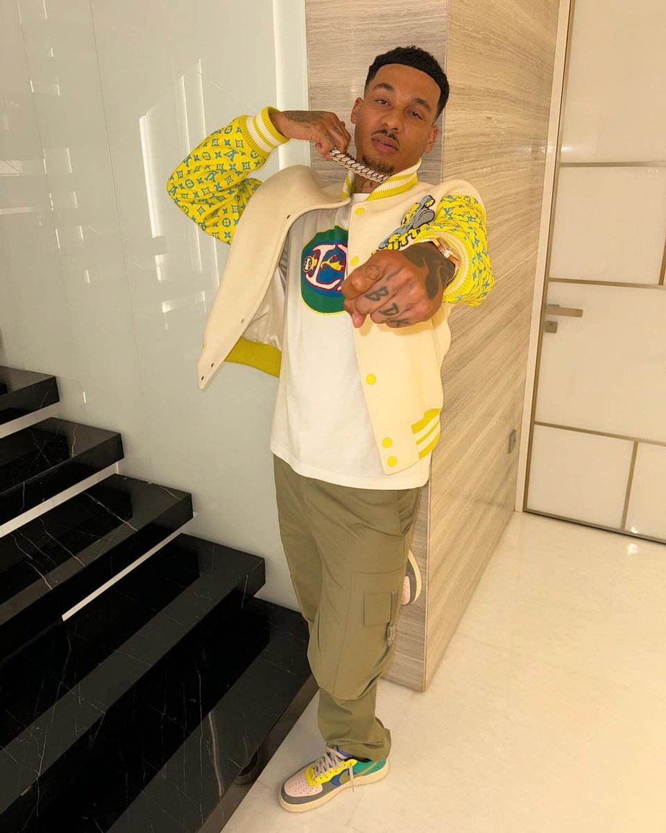 Rappers_Outfits's tweet photo. Fredo outfit from @whatsonthestar app 💫

Source: https://t.co/o2DlU8Swt0

#fredo #rap #style #drip #whatsonthestar https://t.co/afK0fac2qr