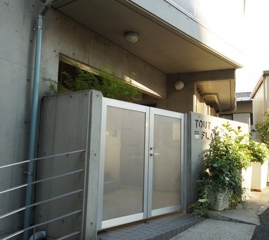 rational_home's tweet photo. 都内のナイトワークで働かれている方におすすめ👀

【家賃】82,000円
【最寄り駅】南新宿・代々木
【間取り】ワンルーム

◎ＴＯＵＴ　ＦＬＡＴ✨

閑静な住宅街の代表格「代々木」にお手頃価格♪
駅徒歩4分＆新宿へも歩いて行けるアクセスは抜群

「都会に住みたい」「アクセス良し」「落ち着いてる」 https://t.co/LAC70iart6
