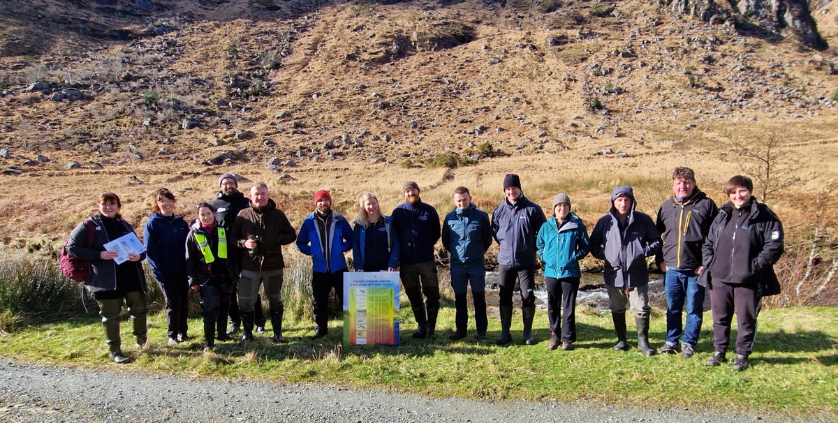 💧To celebrate #WorldWaterDay LAWPRO staff ran a Citizen Science #training course in Glenveagh National Park in Donegal for Conservation Rangers from @NPWSIreland & education staff from the park. LAWPRO taught kick sampling, macroinvertebrates identification & CSSI surveys.
