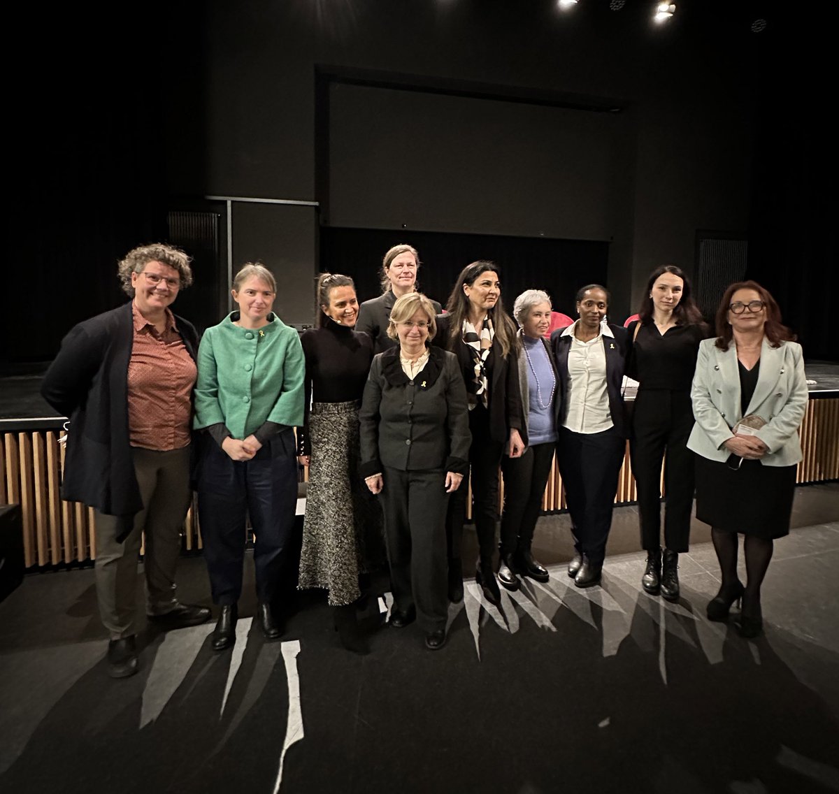 IsraelinMunich's tweet photo. „Es hat 5 Monate gedauert, bis der UN-Sicherheitsrat zum Thema sexuelle Gewalt der Hamas gegen israelischen Frauen eine Sondersitzung einberufen hat. Leider haben die deutschen Medien über diese wichtige Sitzung so gut wie nichts berichtet.“ @TalyaLador https://t.co/dxDzAHab1i