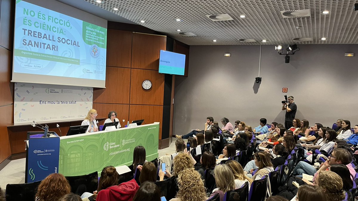 👉 Comença la jornada “No és ficció, és ciència: #TreballSocialSanitari” al #CLÍNIC.

L’equip professional de #TreballSocial reflexiona i hi comparteix la intervenció i pràctica diària a l’hospital amb professionals de l’àmbit sanitari i social.

#DiaInternacionalTreballSocial