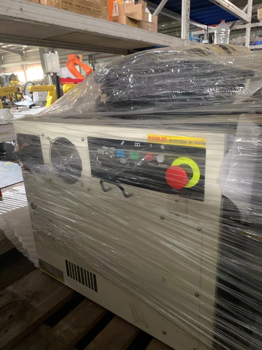 FcrobotAmy's tweet image. Now available:
Fanuc R-1000iA/80F robot for 4 units.
YOM: 2018
Pair with R-30iB mate controller.
Welcome to inquire by email: amy@fanchengrobot.com.
#Fanuc #fanucrobotics #industrialrobot #robotics #robotarm #manipulator #automation #picking #palletizing #handing #robotpick