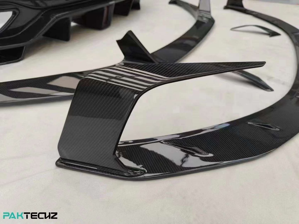 GoodMixRonn's tweet photo. #Paktechz
＃Aston Martin DB11 dry carbon kits
High-end quality, perfect fit https://t.co/evWJxEgTMy