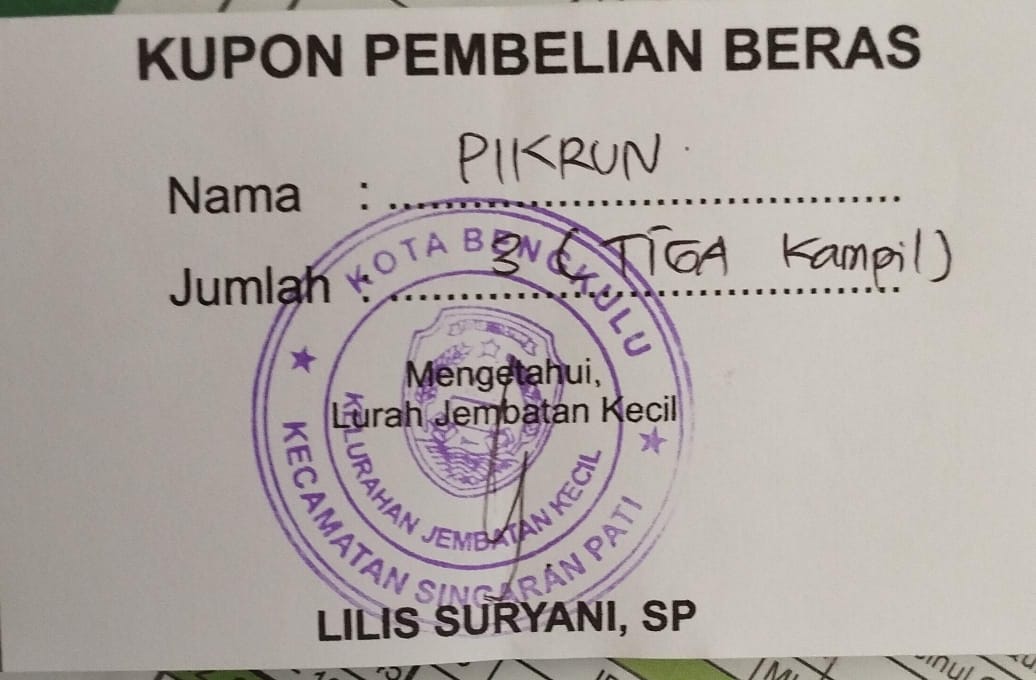 Gacang_aja's tweet photo. Setelah Pilpres lurah pun boleh jualan beras, Negara gue cuyyy... suka suka gue, adab aje gue jual..😁 https://t.co/ch3lEFxIy6