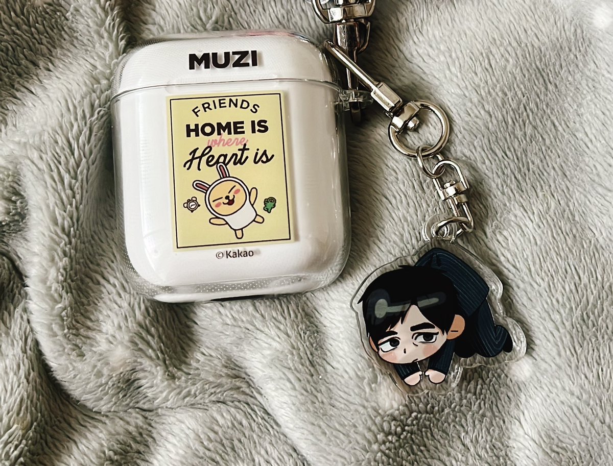 귀엽고 깜찍한 키링 너무너무 잘 받았습니다💖 다정하게도 여러 캐릭터를 만들어 주신 덕분에 좀처럼 구할 수 없는 아라이 키링까지 가질 수 있어서 행복해요🥰✨✨ 저번 온리전때도 신세졌던 기억이 나서 그 옆에 잘 달아두었습니다! 소중히 간직하겠습니다❤️❤❤️️ <a href="/hagoshipda__/">니시타니 가득한 오아시스</a> #진권파는_영원해