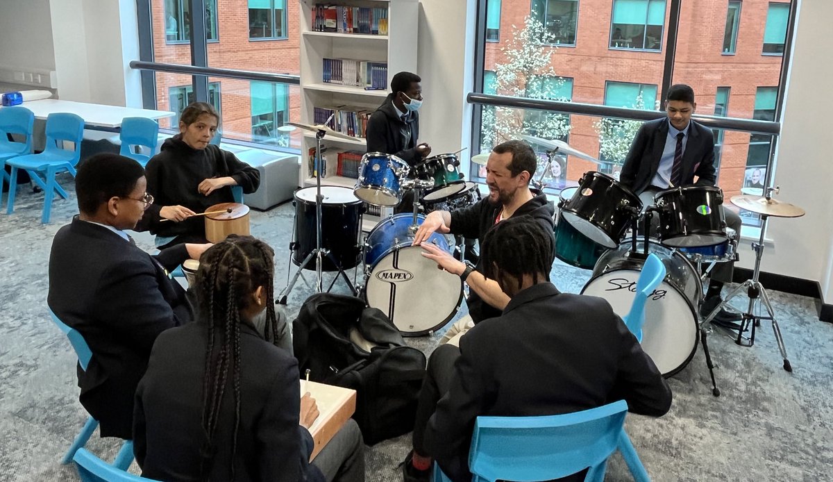 We have students taking part in Soundlabs workshops today. They are experiencing how to perform in an ensemble in Drums, vocals, keyboard and guitar 🎸 🥁 🎤 🎹 <a href="/RBCLearning/">RBC Learning</a> <a href="/BirmCons/">Royal Birmingham Conservatoire</a> <a href="/COREeducate/">CORE Education Trust</a> #COREOpportunity