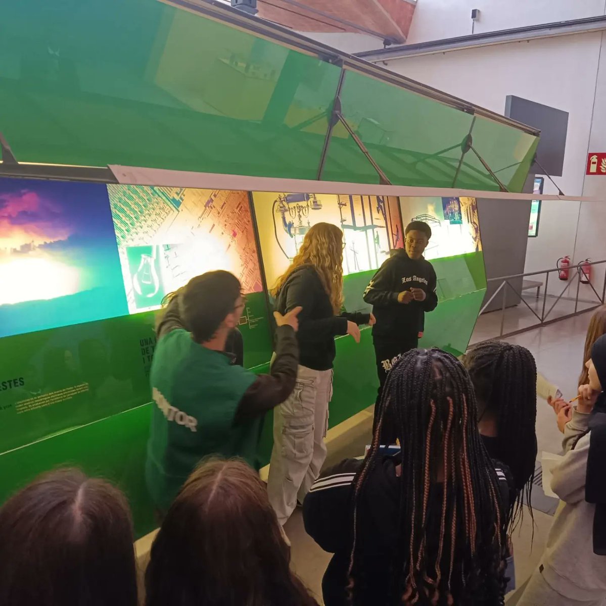 inslaplana's tweet photo. El dimecres 13 de març amb l'alumnat de 3r vam fer una visita al @MNACTEC  a Terrassa. On vam treballar conceptes explicats a l'aula com les energies i els mecanismes de transmissió i transformació. Una sortida molt enriquidora!!

#sortimdelaula #LaPlanaMola https://t.co/stJSRsxhDt